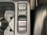 セレクターノブの下に、3つの異なる加速感を楽しめるドライブモードスイッチがついています。一般道、スポーツ走行、エコ走行など、シーンに合わせて最適な加速感を楽しめるドライブモードスイッチです。