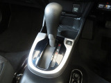 扱いやすい位置に配置されたフロアオートマチックです☆CVTを採用で滑らかでスムーズな走りが楽しめますよ♪
