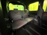 3列目シートはもちろん状態良好☆大人でもゆったりと座って頂けますので、大人数でのお出かけもラクラクです♪ご家族で、気の知れた仲間で、ドライブに行くのが楽しみですね♪