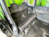 後部座席も気になるようなキズ・汚れやへたり等、大きなダメージはなく、良好な状態です。