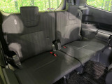 3列目シートはもちろん状態良好☆大人でもゆったりと座って頂けますので、大人数でのお出かけもラクラクです♪ご家族で、気の知れた仲間で、ドライブに行くのが楽しみですね♪