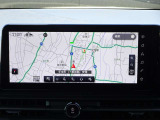 【ナビ】メーカーSDナビ付きです。目的地を設定すれば初めての場所でも簡単に行くことができます。もちろん音楽だって聴けちゃいます♪