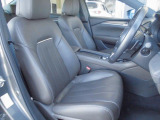 運転席&助手席には、シートヒーターとシートベンチレーションを装備です。