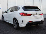 この度は弊社認定中古車をご覧いただき誠にありがとうございます。弊社はBMW 正規ディーラーですので遠方のお客様も安心してご購入下さい。ご不明な点がございましたらお気軽にお申し付けください。