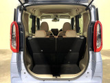 普段のお買い物や通勤、送迎等に十分な荷室スペースを確保しております。セカンドシートを倒すと、大きな荷物の積載も可能です♪
