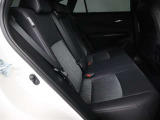 リヤシートは3人掛けです♪