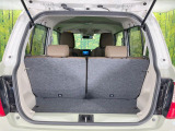 普段のお買い物や通勤、送迎等に十分な荷室スペースを確保しております。セカンドシートを倒すと、大きな荷物の積載も可能です♪