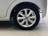 純正のアルミホイールで外観もかっこよく、燃費向上にも一役かっていますよ!