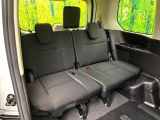 3列目シートはもちろん状態良好☆大人でもゆったりと座って頂けますので、大人数でのお出かけもラクラクです♪ご家族で、気の知れた仲間で、ドライブに行くのが楽しみですね♪