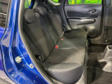 後部座席も気になるようなキズ・汚れやへたり等、大きなダメージはなく、良好な状態です。