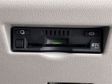 ETCはビルトインタイプになります。クルマ本体のパネルに埋め込むような形になりますので、スッキリとした室内になりますね!