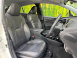 運転席シート廻りは使用感も少なく、良好な状態となっています。前オーナー様が丁寧に使っていたことがよくわかりますね。