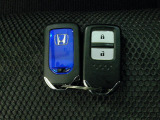 スマートキー付!キーを取り出さなくてもドアロックの施錠・開錠、エンジンの始動が出来ます!雨の日や荷物の多い日にとても便利ですね♪