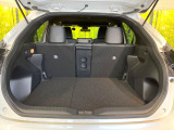 普段のお買い物や通勤、送迎等に十分な荷室スペースを確保しております。セカンドシートを倒すと、大きな荷物の積載も可能です♪