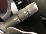 ライトスイッチです。「AUTO」にすると外の明るさに応じてスモールライト・ヘッドライトが自動でON・OFFします。夕暮れ時や屋内駐車場、トンネルなどに便利です。フォグランプもON・OFFできます。