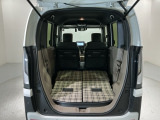 リアシートを倒すと、ラゲッジスペースを広くお使いいただけます!