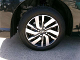 14インチ純正アルミホイール。路面に近いホイール部分は特に目立ちますし、車のイメージも大きく変わりますよ!