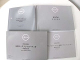 「取扱説明書」「保証書」揃ってます^^お車の操作方法や、トラブル回避方法が記載されているため、意外と役に立ちます。