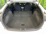 普段のお買い物や通勤、送迎等に十分な荷室スペースを確保しております。セカンドシートを倒すと、大きな荷物の積載も可能です♪