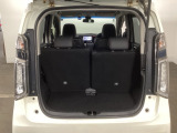 コンパクトボディーなのに、荷室はこんなに広々!たくさん荷物が積めますよ。