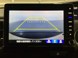 バックでの車庫入れも安心です! リアカメラが付いているバックモニター付のナビを装備しております。操作線もついており距離感も画面から確認できます。