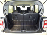 バックドアを開けると荷物スペースです!