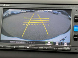 駐車時はナビゲーションでバックカメラを見ることができ、安心して後ろを把握することが出来ます。