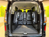 普段のお買い物や通勤、送迎等に十分な荷室スペースを確保しております。セカンドシートを倒すと、大きな荷物の積載も可能です♪