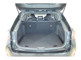 広々としたラゲージスペースを備えています。大きなものや長さのある荷物もしっかりと積み込めます。