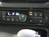 フルオートエアコン装備。