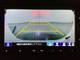 バックでの車庫入れも安心です! リアカメラが付いているバックモニター付のナビを装備しております。操作線もついており距離感も画面から確認できます。
