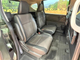 後部座席も気になるようなキズ・汚れやへたり等、大きなダメージはなく、良好な状態です。