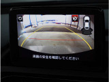 【バックカメラ】駐車が苦手な方でも安心してお乗りいただけます。リバース連動で画面が切り替わるのでとっても便利です。今や後方確認の必須アイテムですよね。