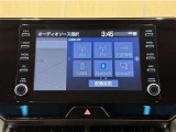 ディスプレイオーディオを装備。スマホと車をつなぐことで、これまでのナビに加えていろんなサービスが楽しめます。