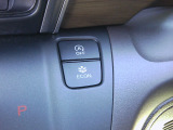 燃費を抑えるECON等のスイッチ類は運転席の右側、手の届きやすい位置にあります。