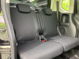 運転席側後部座席