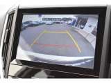 リヤカメラ付きなので、シフトレバーをリバースにすると連動してカメラ映像に切り替わります。