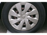純正スチールホイールにホイールキャップが付いています。