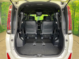 後席を格納すると、これだけの広さが!シーンに合わせたシートアレンジで、大きな荷物も積むことが出来ます♪