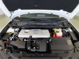 1800ccガソリンエンジン+モーターのハイブリッドです。