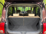 普段のお買い物や通勤、送迎等に十分な荷室スペースを確保しております。セカンドシートを倒すと、大きな荷物の積載も可能です♪