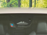 【トヨタセーフティセンス】走行中に前方の車両等を認識し、衝突しそうな時は警報とブレーキで衝突回避と被害軽減をアシスト。より安全にドライブをお楽しみいただけます。
