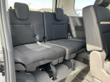 サードシートもスライドしますので荷室や足元の広さ調整ができます。