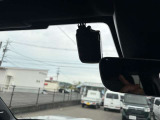 現在の車社会に必須なドライブレコーダーは装着済みです。
