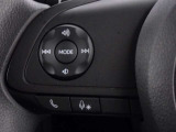 ステアリングスイッチ装備!運転しながら手元でオーディオの操作などができます。