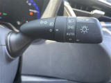 【 オートライト 】オートライトなのでライトの点け忘れを気にすることなく運転が出来ます。