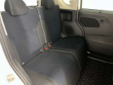 後席も足元広々で快適ですよ!