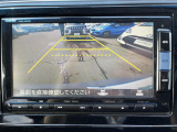 【バックモニター】後ろのカメラの映像をモニターに映し出すことができます!後方の見えない死角や、障害物との距離感をしっかり確認することができます!駐車が苦手な方におすすめです。