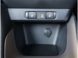 【シートヒーター】寒い日の運転など冷えやすい脚部を快適に温めてくれる。嬉しい機能♪