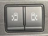 【両側パワースライドドア】スマートキーや運転席のスイッチで後席両側スライドドアの開閉が可能♪電動だから力を入れてドアを開ける必要が無く、小さなお子様でも簡単に開け閉めでき快適です♪